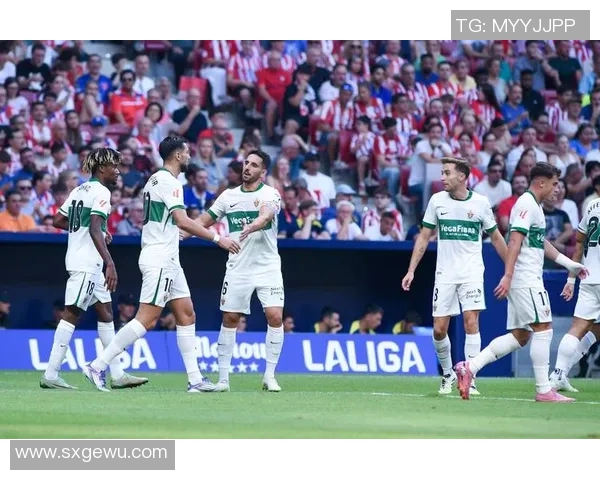 巴萨罗那主场迎战埃尔切期待精彩对决与胜利时刻